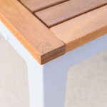 Sofa Individual Bérgamo Con Mesa Lateral En Aluminio Y Madera De Eucalipto Imitacion Teka En Color Gris.
 de Chillvert - Imagen 3